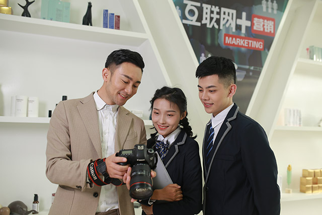男生学什么好