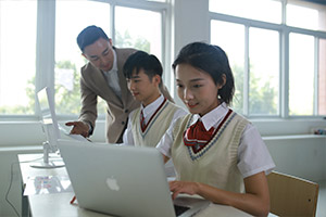 2021年女生适合学什么技术
