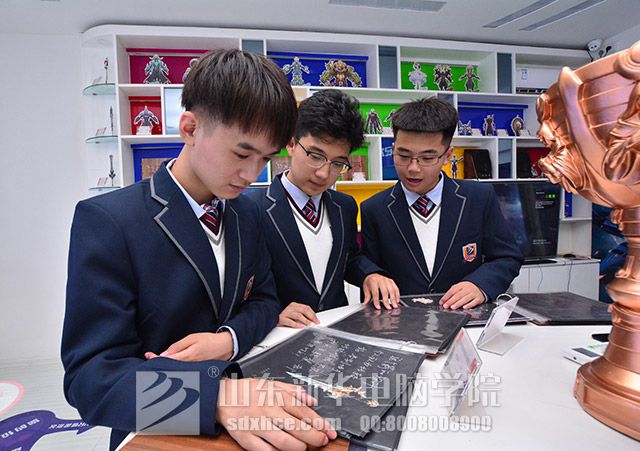 <a href=/ target=_blank class=infotextkey>山东新华电脑学院</a>