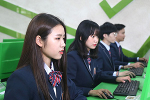 初高中成绩普通？学技能选山东新华，助你弯道超车