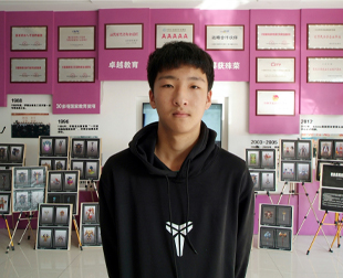 康洪玮：放弃体育专业，只为追逐电竞梦想